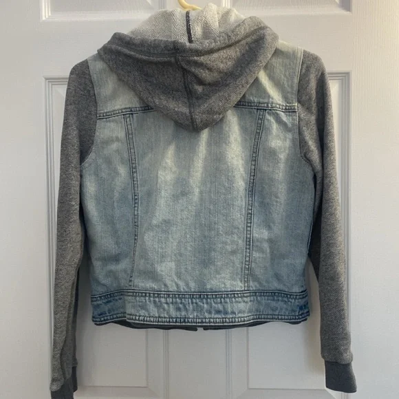 American Eagle Women's Hooded Sweater Denim Jean Jacket Medium - Picture 2 of 6